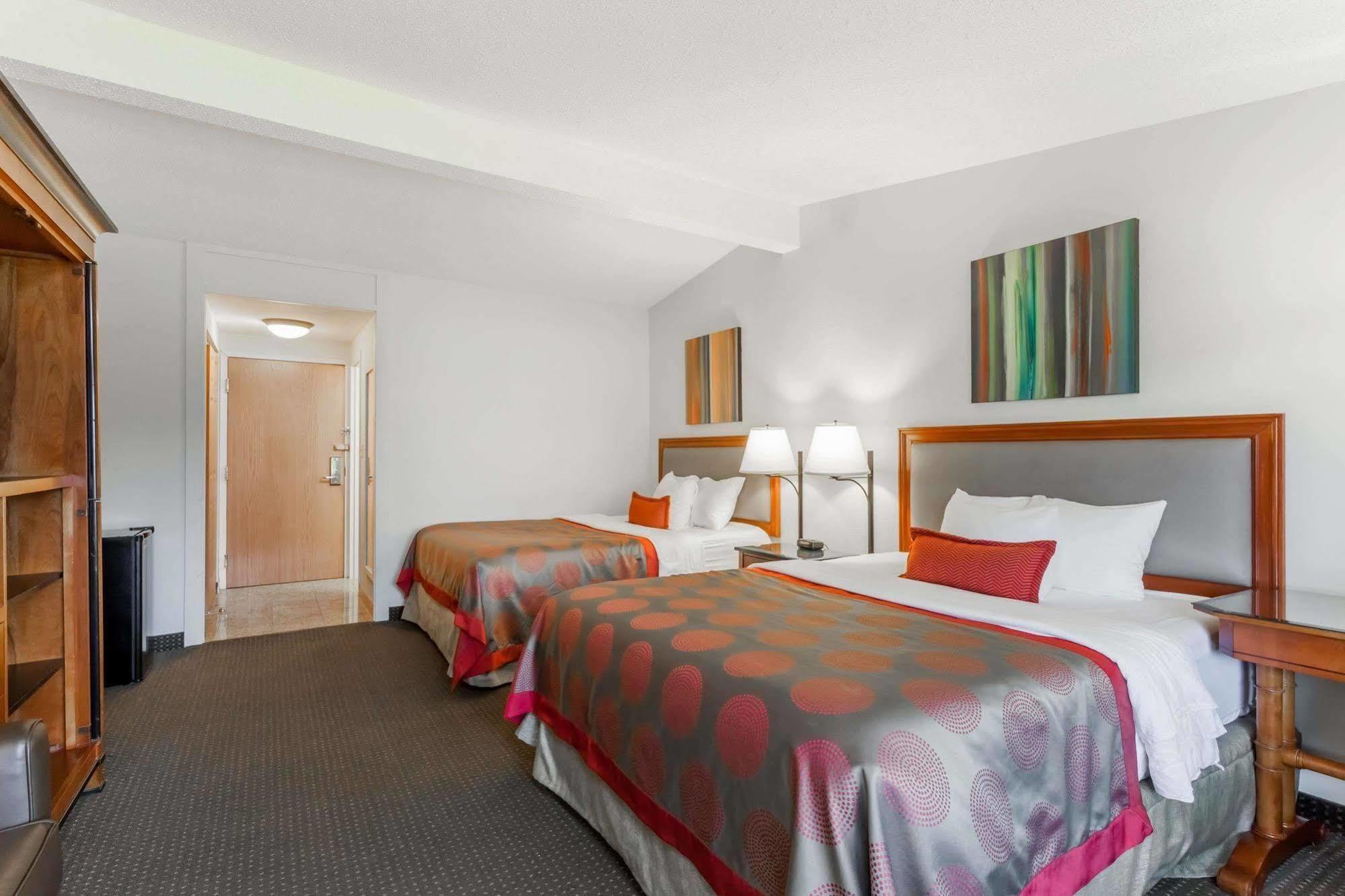 Ramada By Wyndham Rock Hill At Sullivan Center Εξωτερικό φωτογραφία